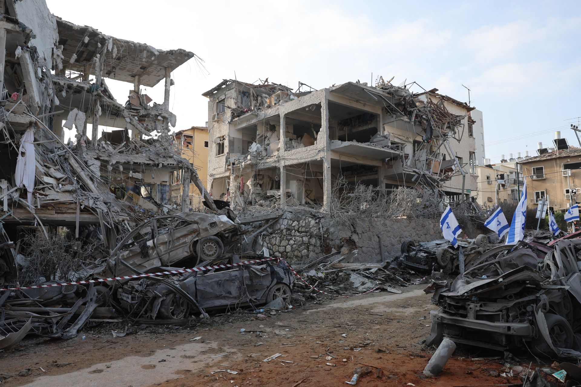 Israël frappe des cibles iraniennes pour le deuxième jour consécutif