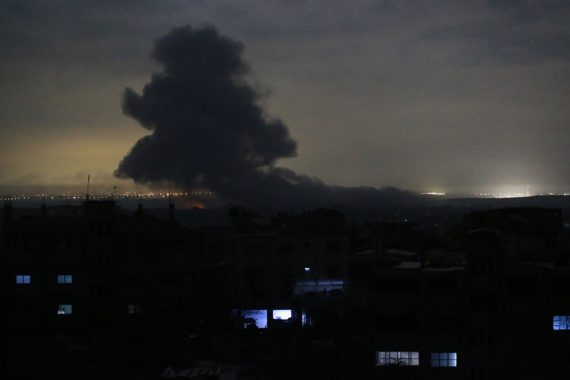 Cinquième nuit de feu entre Israël et l’Iran: barrages de missiles, bilan humain lourd et paralysie diplomatique