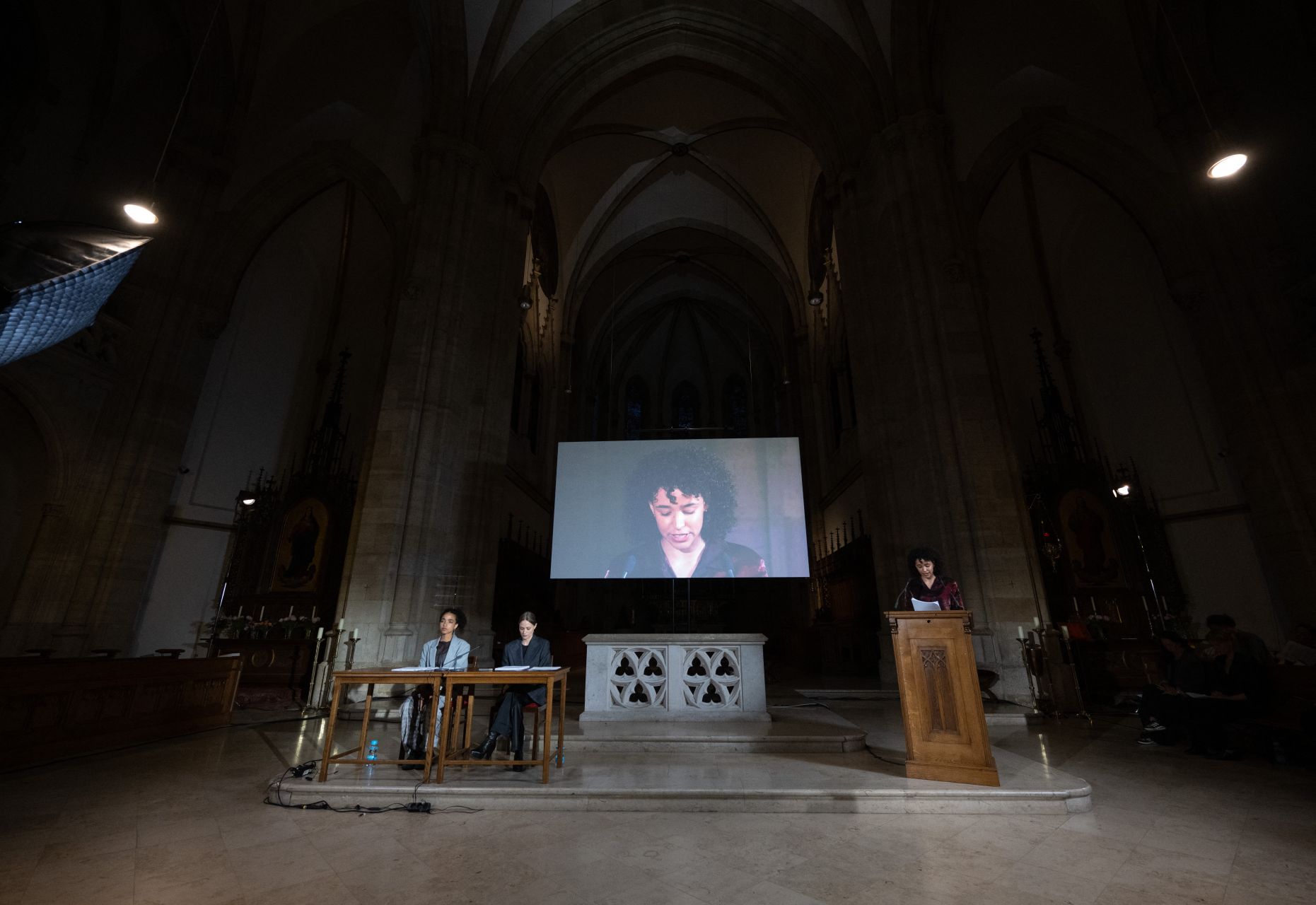 «Ce n’est pas pour moi que je témoigne»: Avignon du tribunal à la scène avec le procès Pelicot