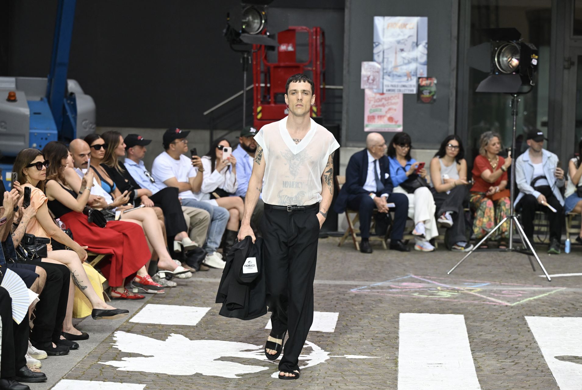 Giorgio Armani absent des défilés, mais toujours présent