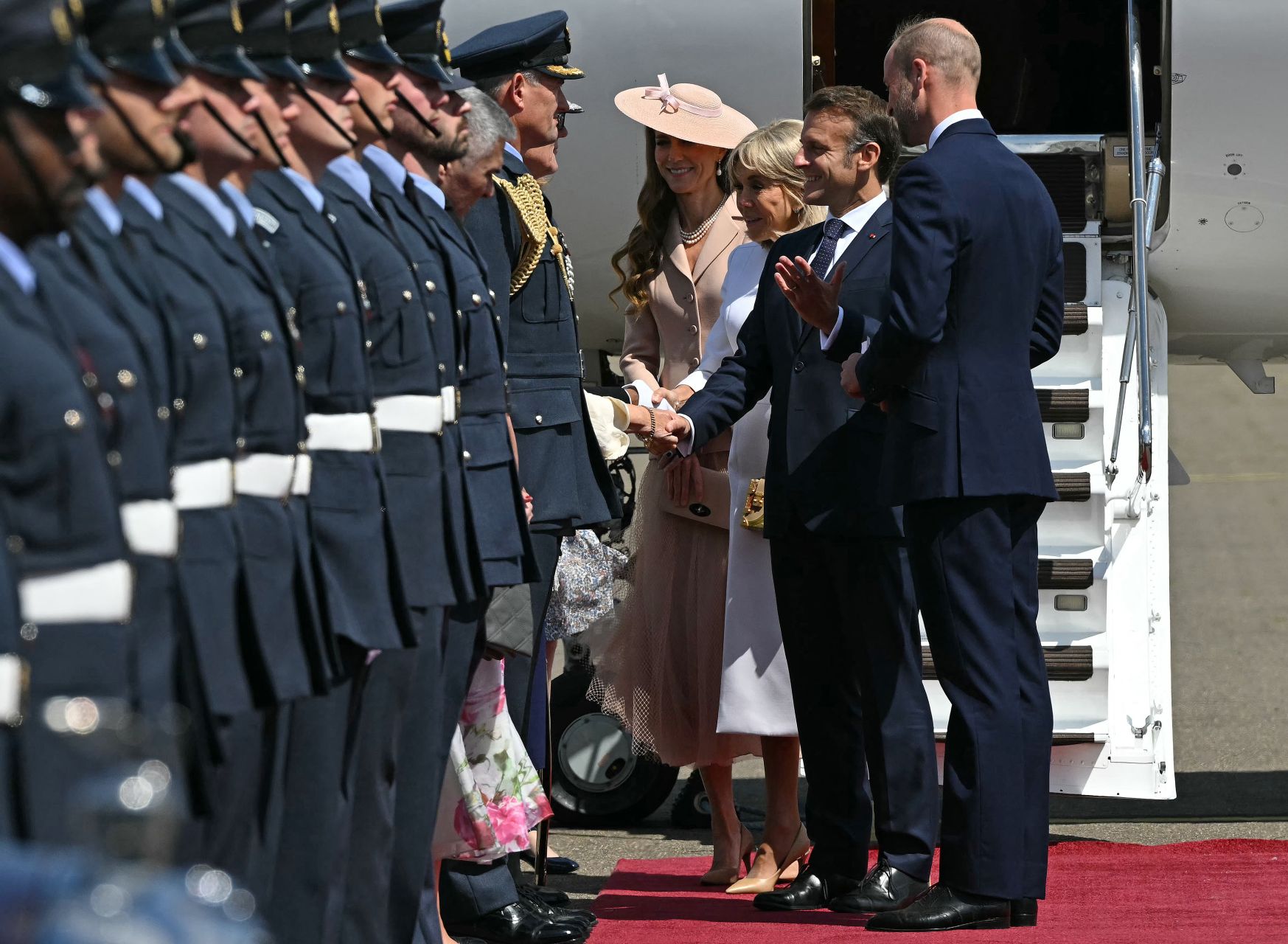 France's Macron Kicks Off Pomp-Filled UK State Visit