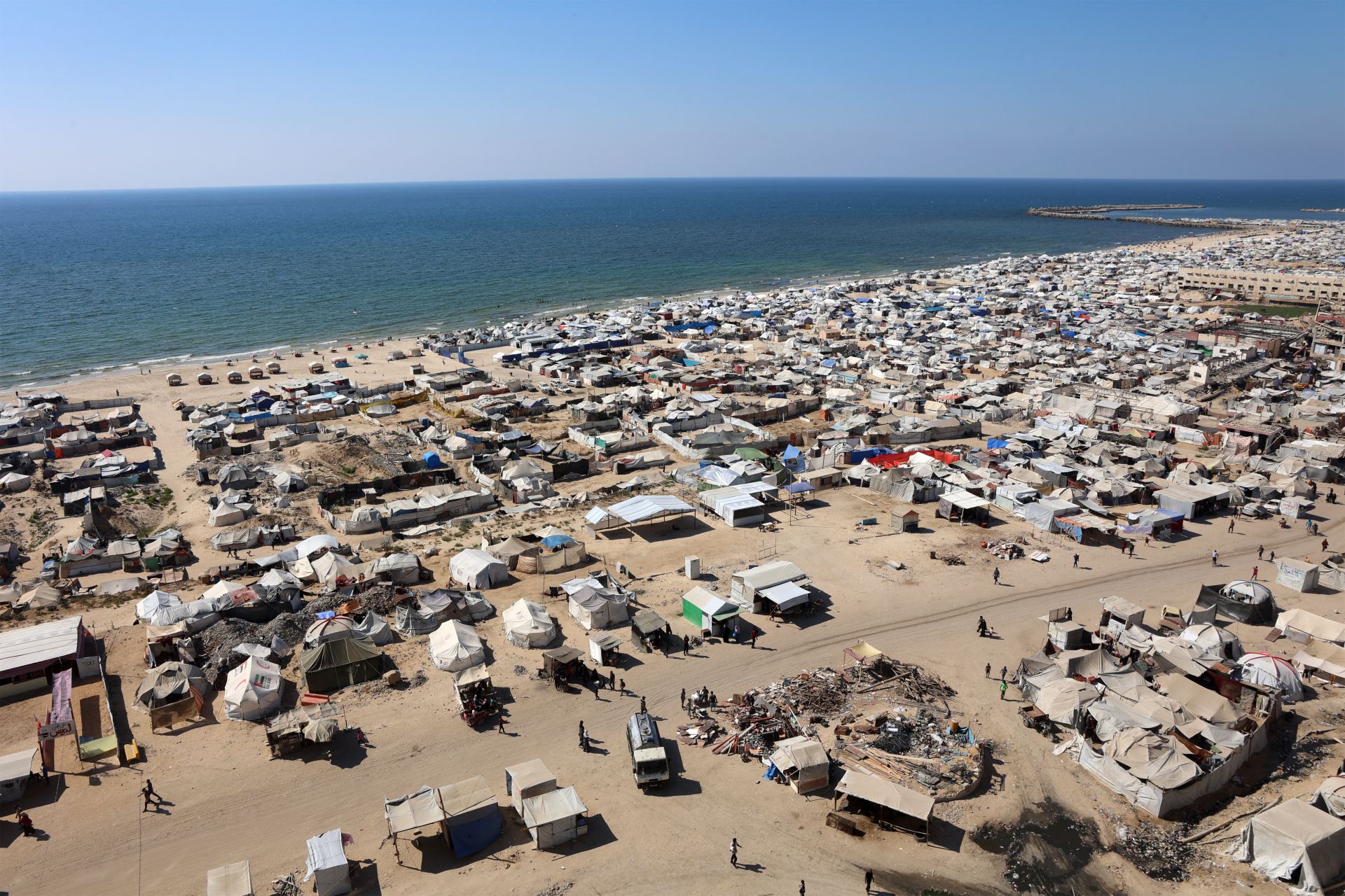 Israël ordonne l’évacuation des civils du centre de Gaza avant une nouvelle offensive