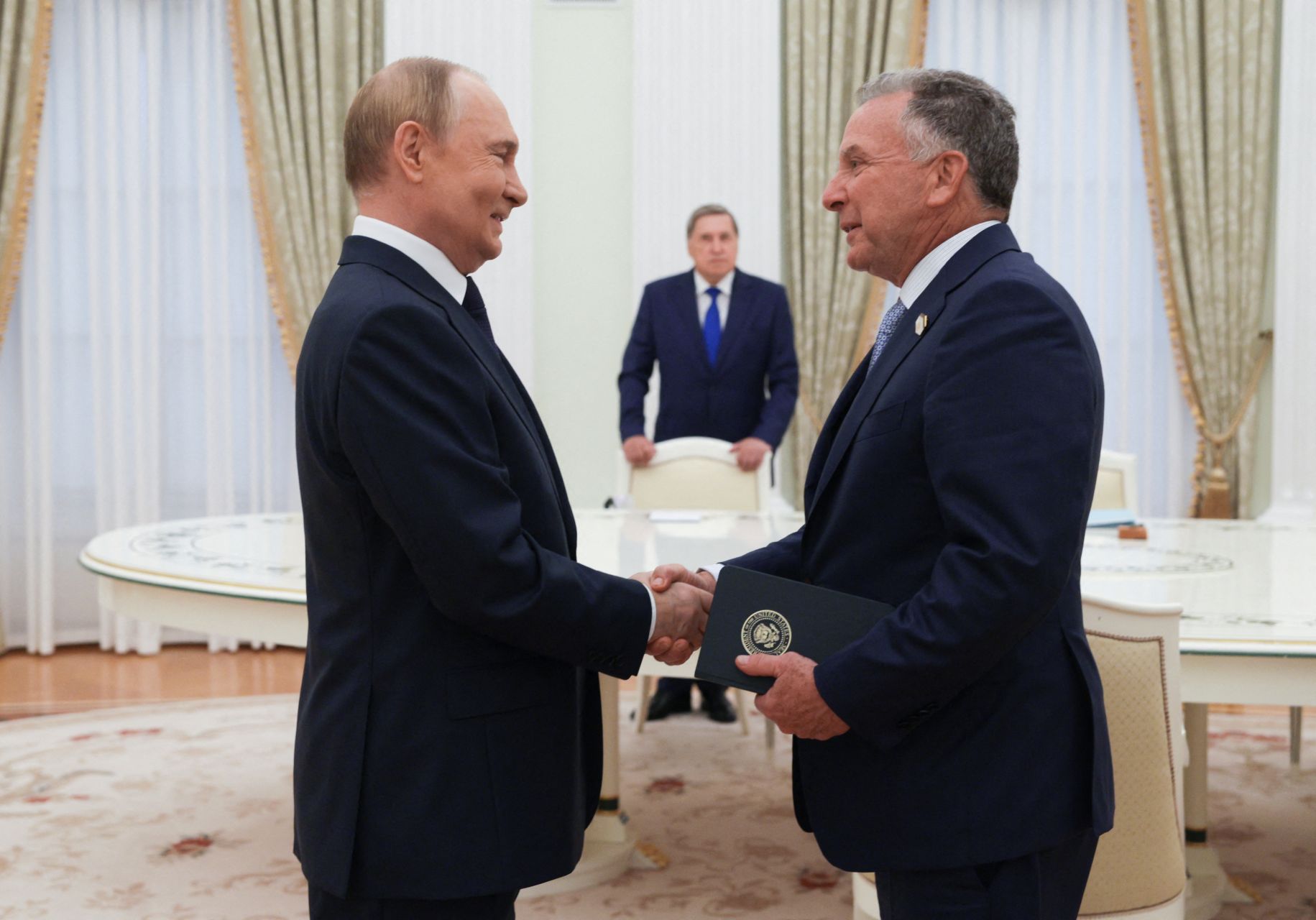 Putin Holds 'Constructive' Talks with US Envoy Witkoff ahead of Sanctions Deadline