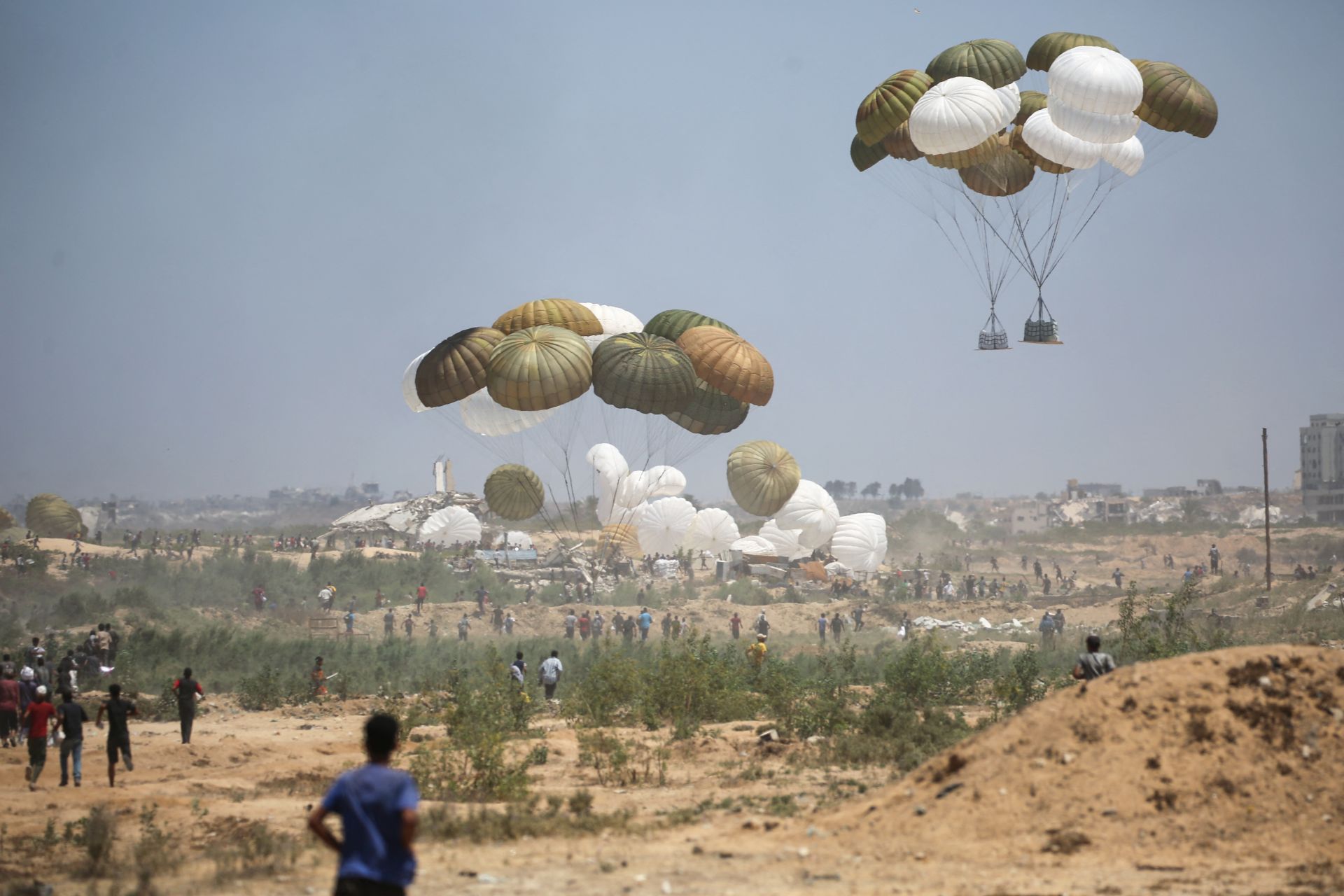 Israel Approves Plan to Seize Gaza, Citing Push to ‘Defeat’ Hamas