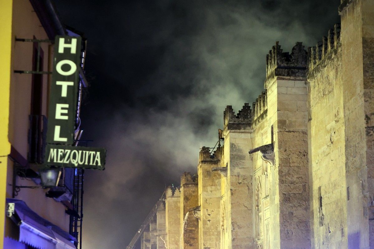 Incendie maîtrisé à la majestueuse mosquée-cathédrale de Cordoue