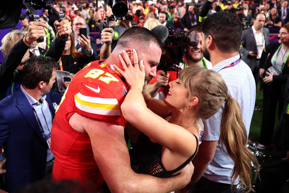 Taylor Swift et Travis Kelce, un couple sous les projecteurs