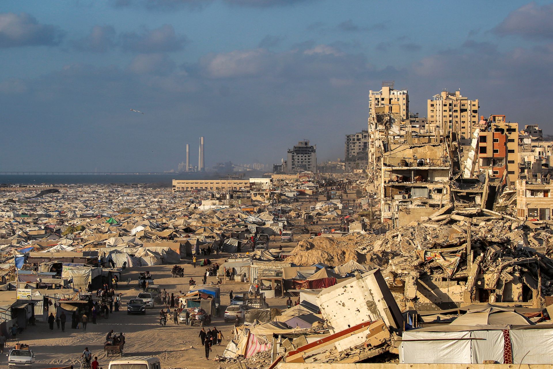 Israel Flattens Gaza City High-Rise as It Tells Residents to Flee