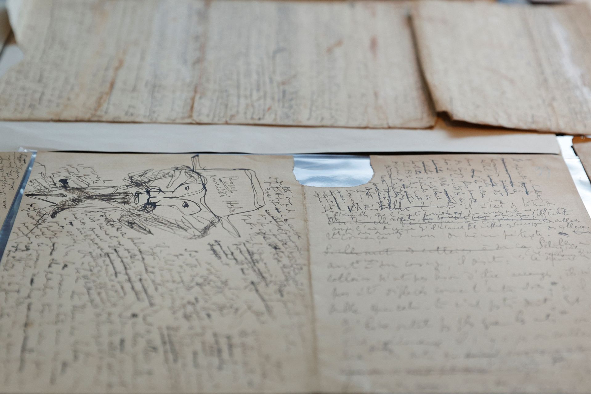 Un trésor littéraire dévoilé: près de 900 manuscrits inédits de Proust en quête de sauvegarde