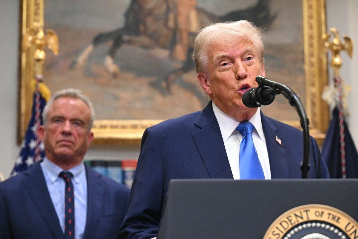 Trump Ties Autism Risk to Tylenol as Scientists Urge Caution