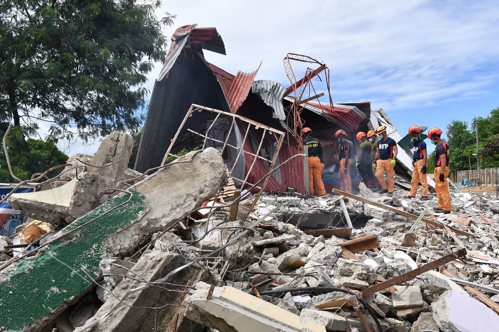 Philippines Quake Toll Rises to 69 as Injured Overwhelm Hospitals