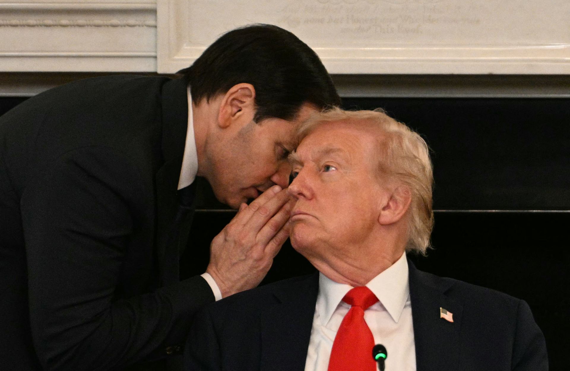 How a Whisper and a Note Led to Trump’s Gaza Deal