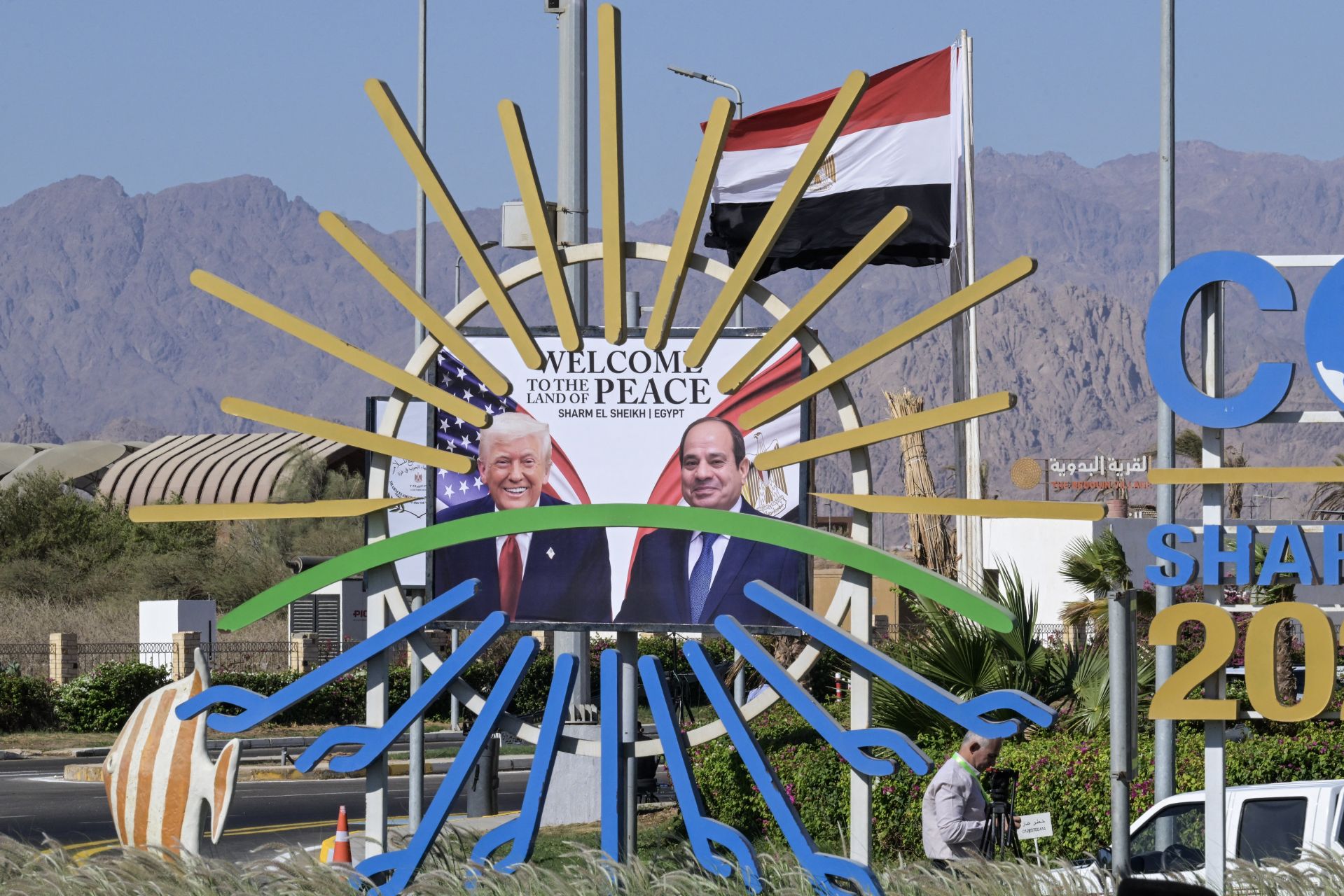 Trump Departs Israel, Heads to Gaza Summit in Egypt