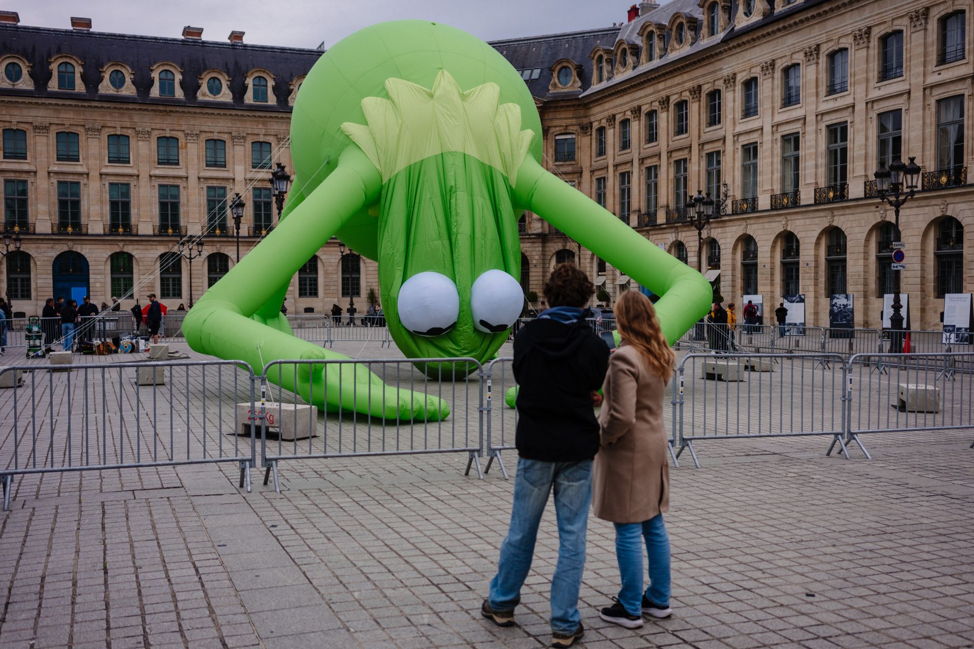 Art contemporain: Art Basel ouvre vendredi dans un Paris ébranlé par le casse au Louvre