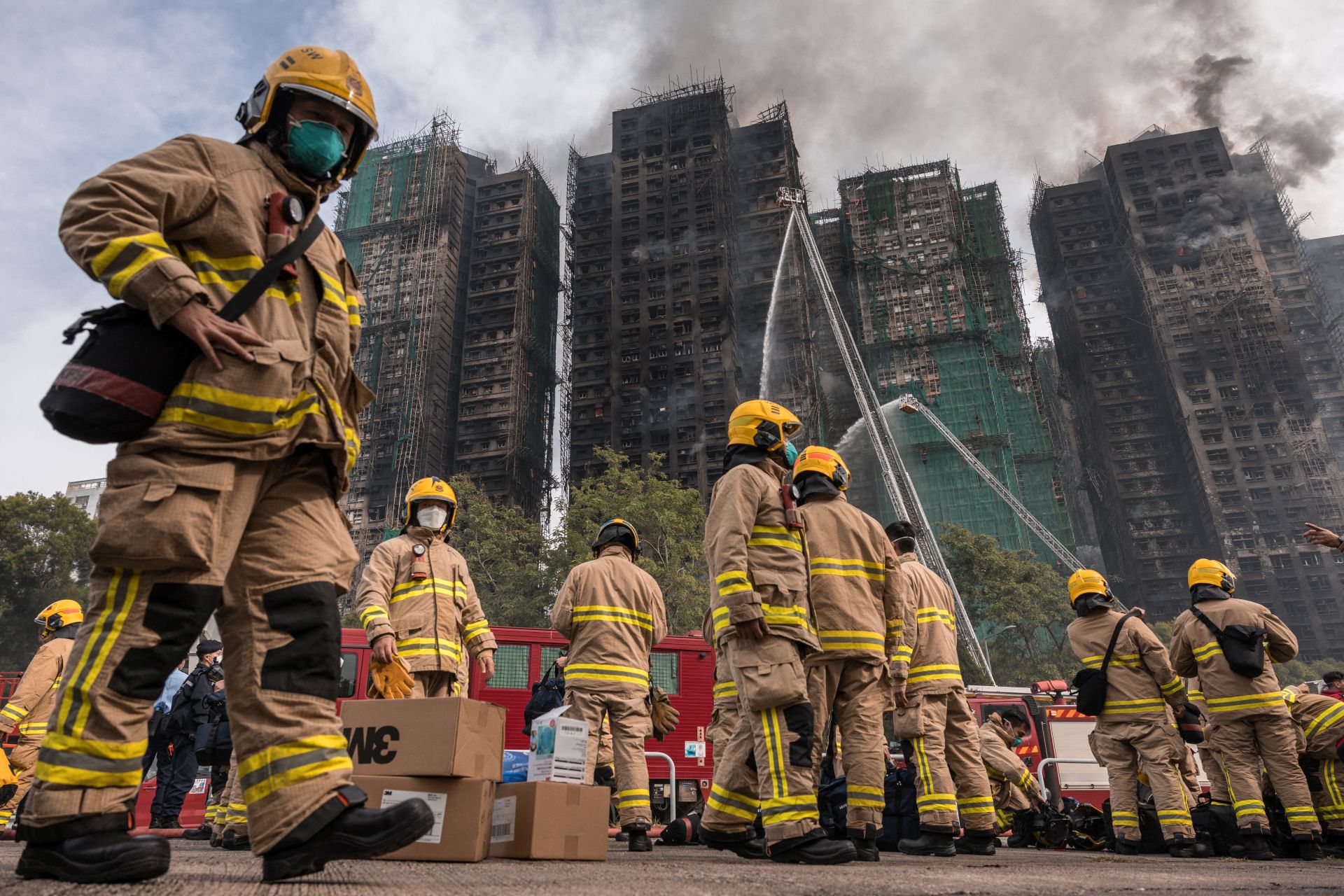 Hong Kong : au moins 55 morts dans le pire incendie depuis des décennies
