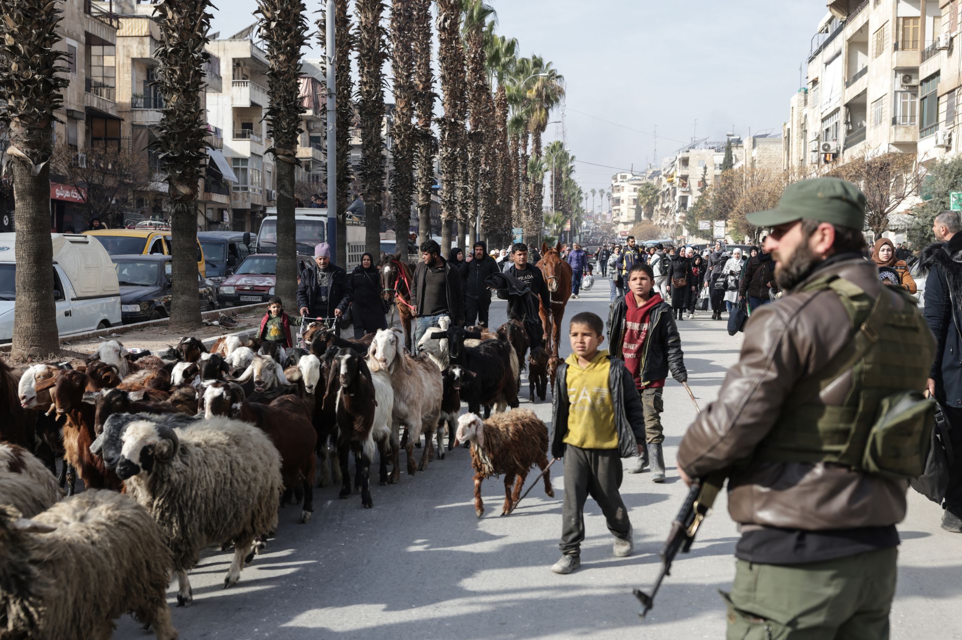 Syrie: le gouvernement et les Kurdes s’affrontent à Alep, les civils pris au piège