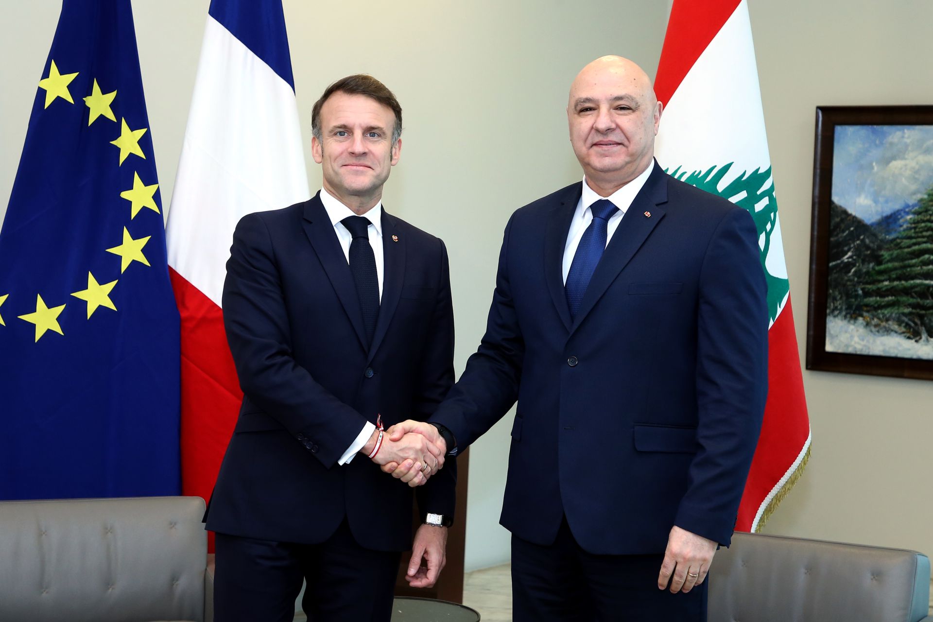 Presidents Aoun and Macron Call for Implementation of Ceasefire Agreement