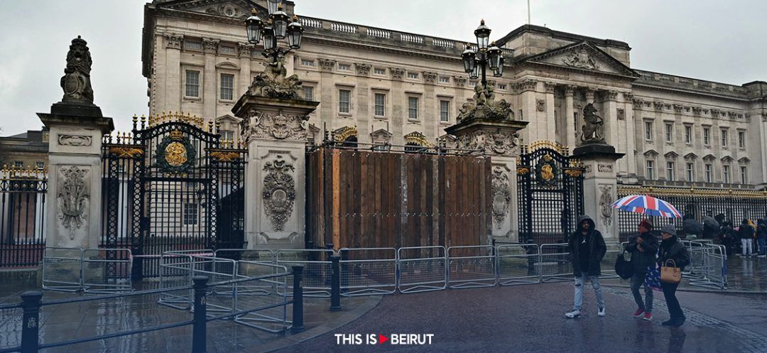 Man arrested after crashing car into Buckingham Palace gates