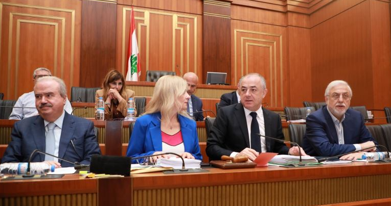 La loi électorale en commissions parlementaires: un consensus politique d’abord, avertit Bou Saab