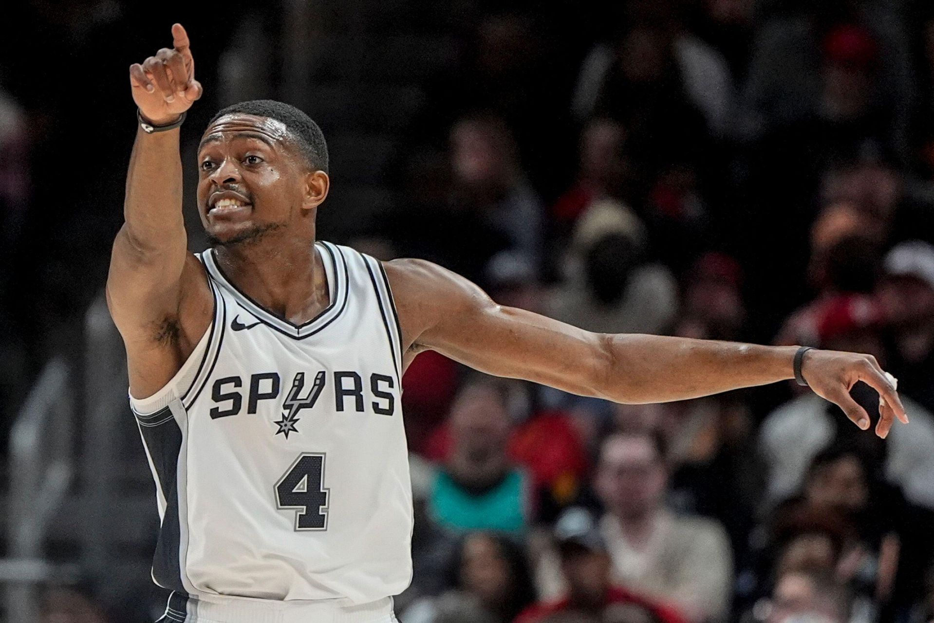 NBA Spurs Agree to Four-Year Extension with Fox