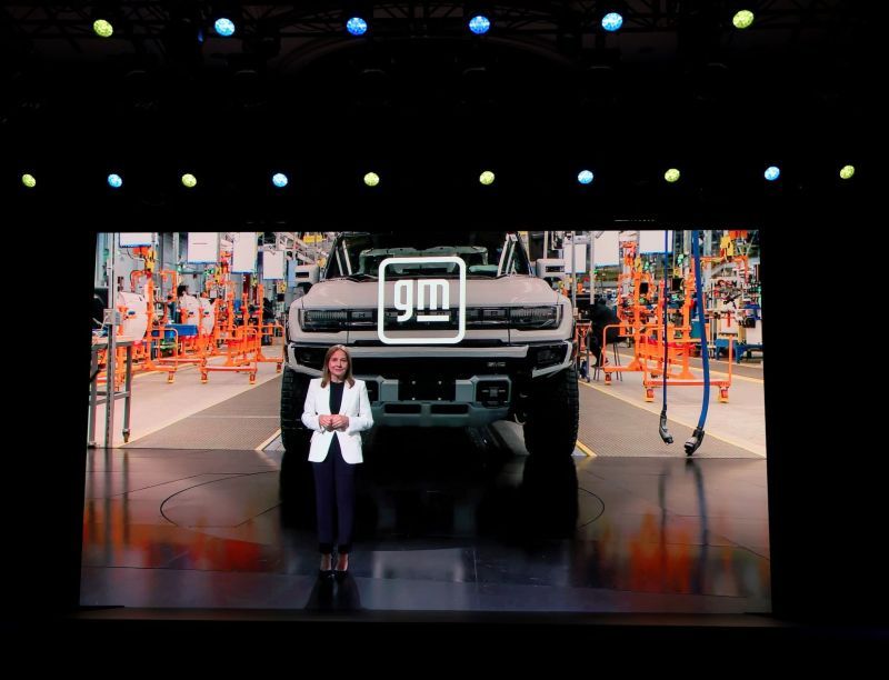 GM Cuts 2025 Outlook, Projects up to $5 bn Hit From Tariffs