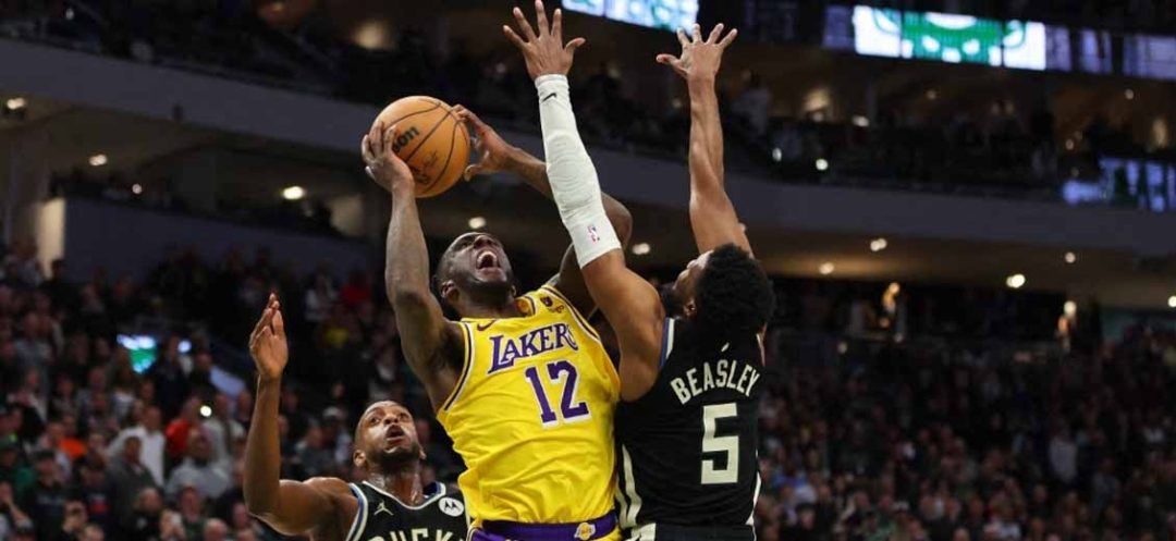 Davis Leads Lakers' Epic Double-Overtime Win Over Bucks