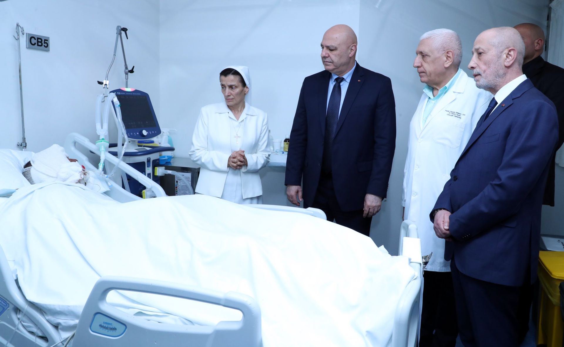 Aoun Offers Condolences to Wadi Zebqine Blast Victims, Checks on Wounded Soldiers