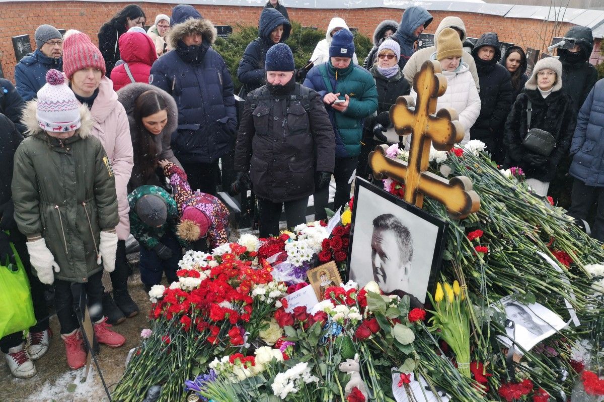 Navalny Supporters Risk Reprisals With Memorial Events a Year After his Death