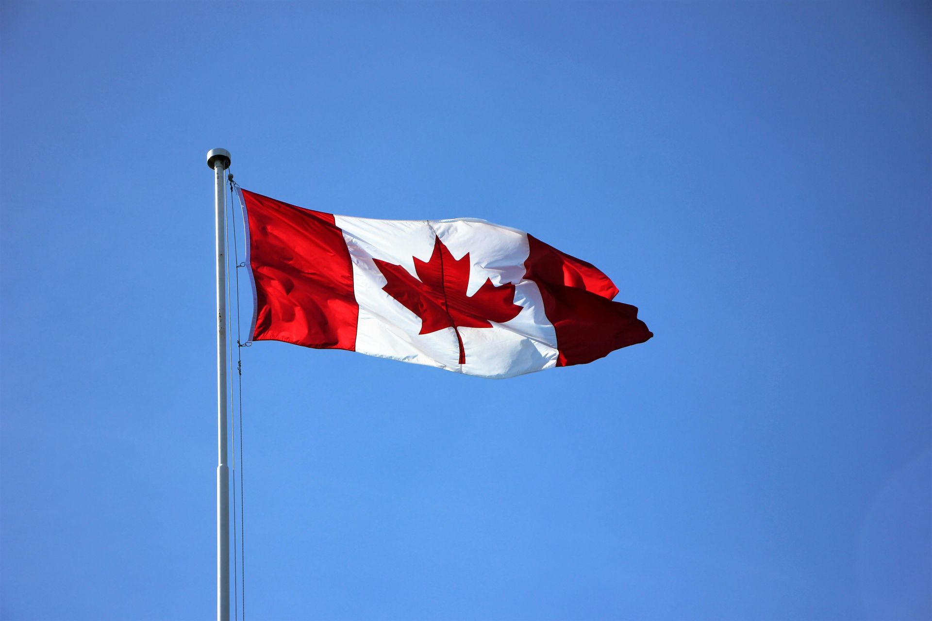 US Hardens Rules for Visiting Canadians