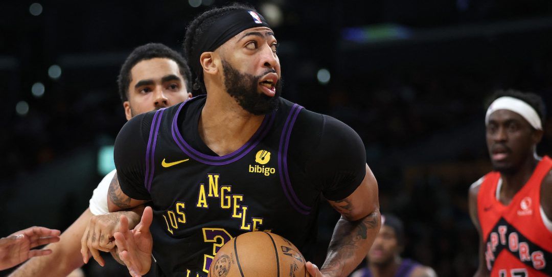 Davis Rallies Lakers in Thriller Over Raptors