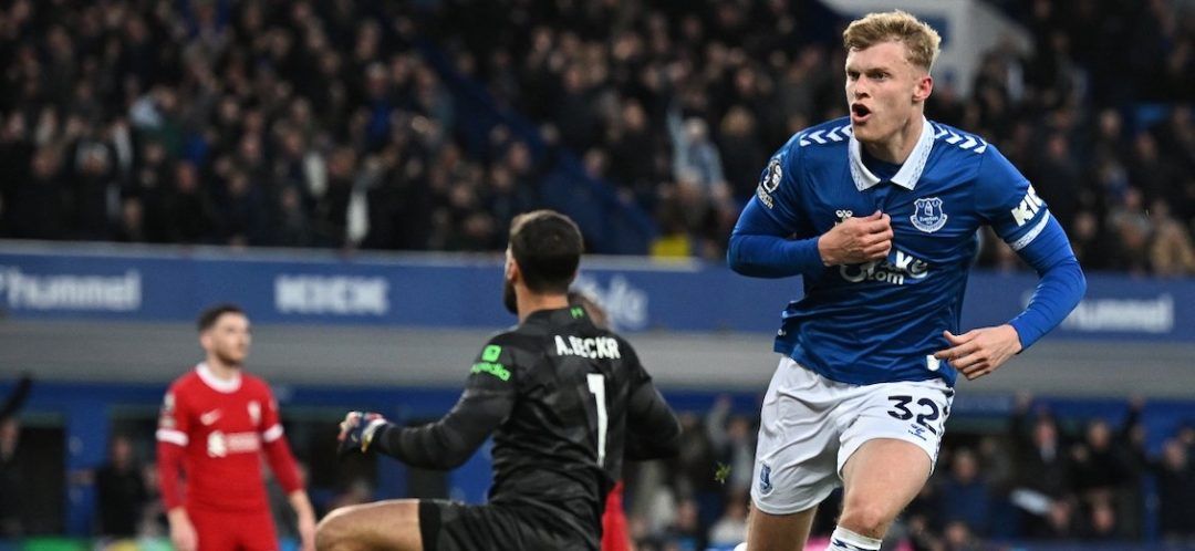 Liverpool Lose at Everton to Leave Premier League Hopes in Ruins