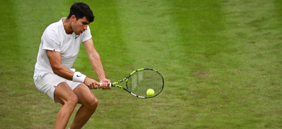 Alcaraz Coasts into Wimbledon Third Round