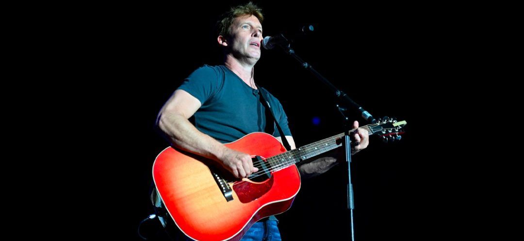 James Blunt's Triumphant Return at Nimes Festival Concert