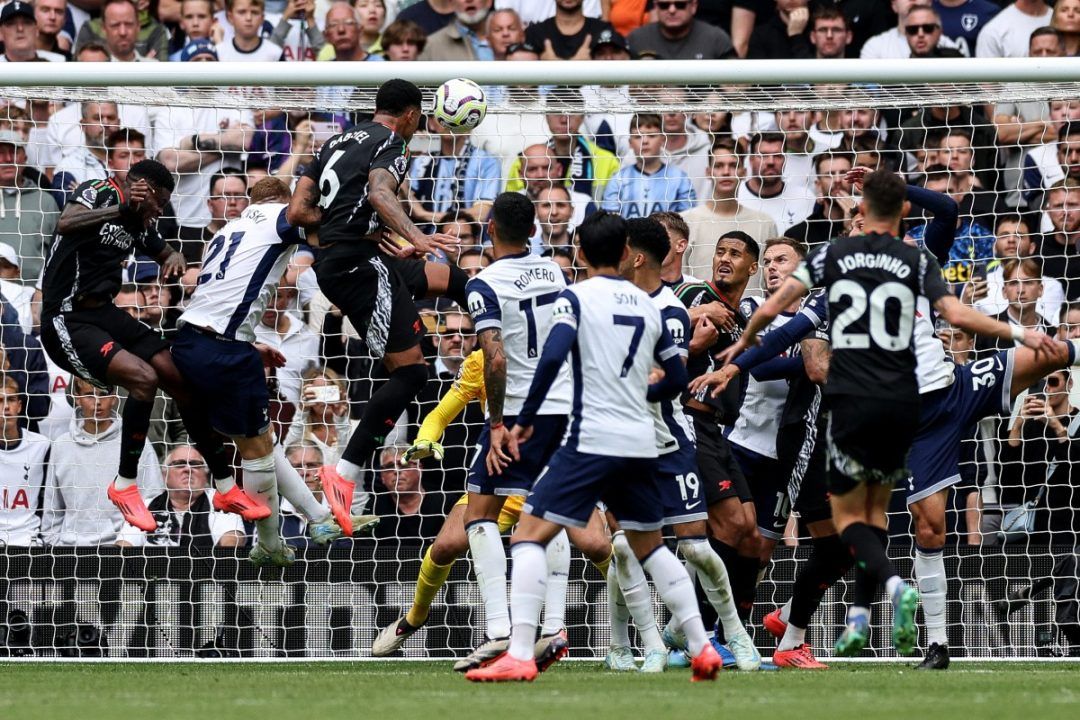 Gabriel Strikes as Arsenal Hit Wasteful Spurs with Sucker Punch