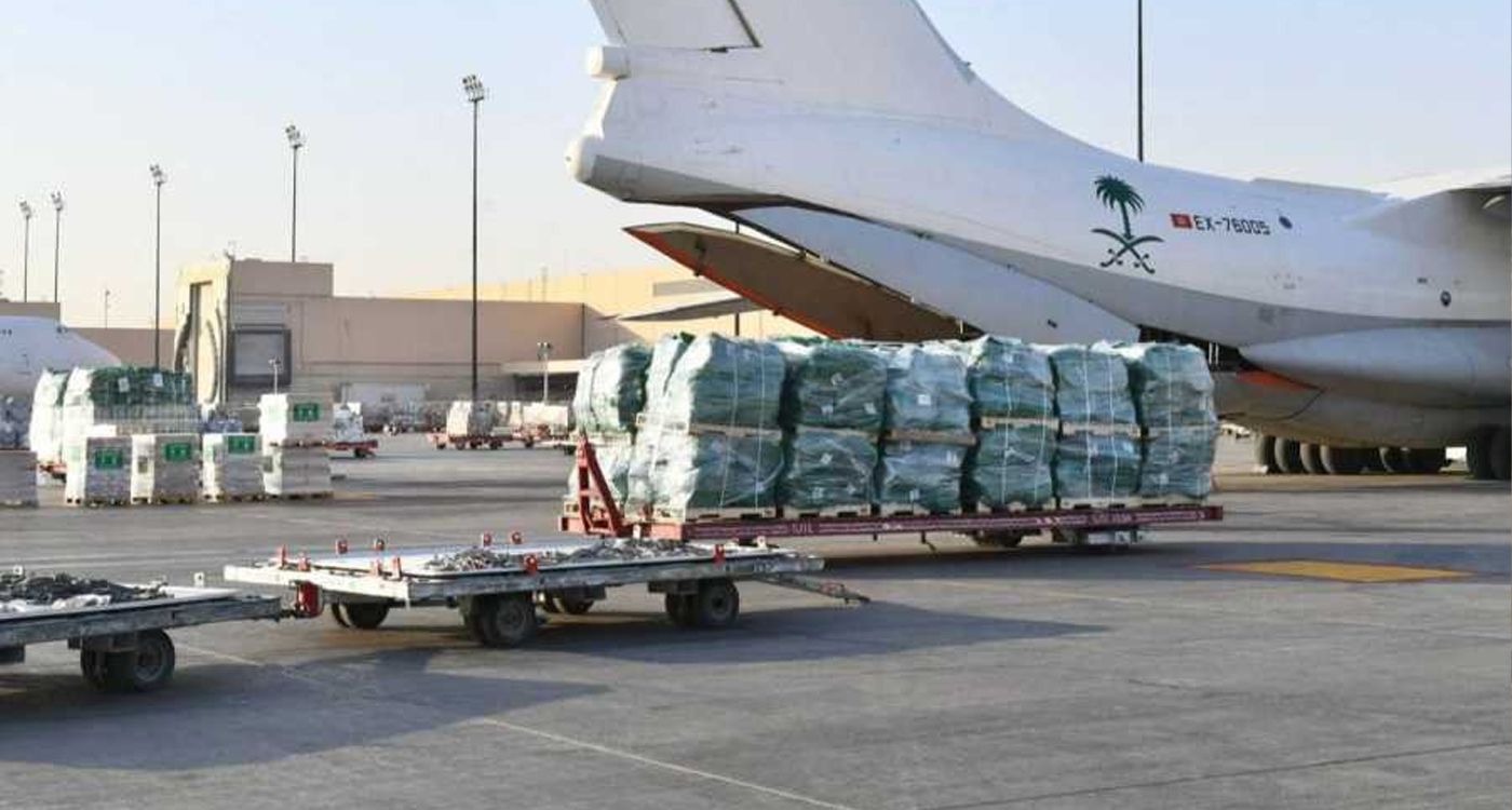 Saudi and Pakistani Relief Flights Arrive in Lebanon