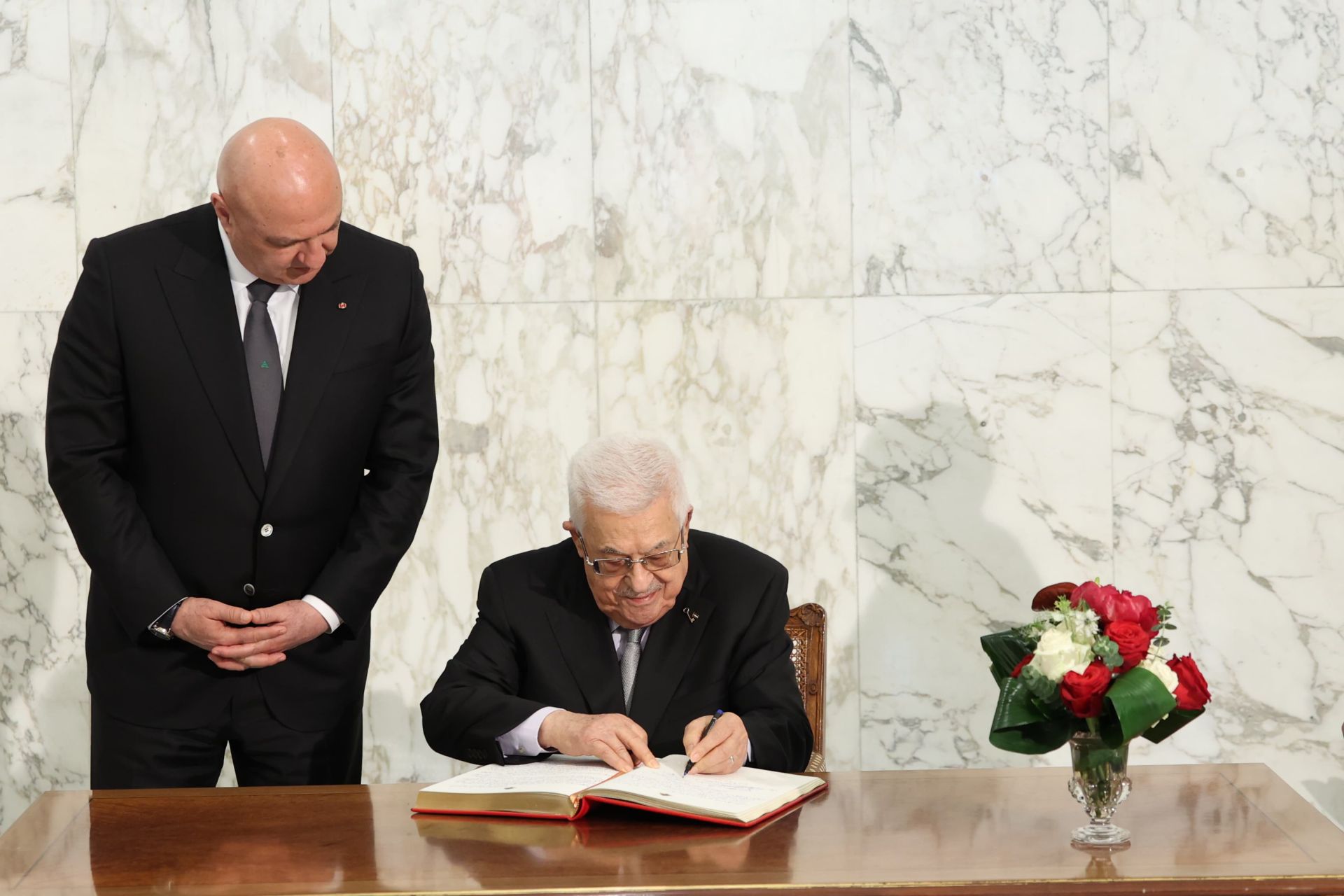 Mahmoud Abbas apporte son soutien au président Aoun sur le monopole des armes