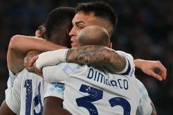 Inter Top Of Serie A After Win At Roma And Napoli Slip