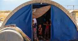 Displaced Syrians Leave Camps to Pitch Tents Near Ruins