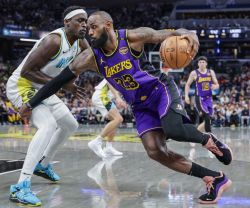 NBA: LeBron James sauve les Lakers à la sirène