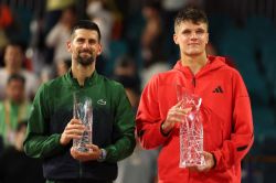 Miami: Djokovic privé d'un 100e titre par le jeune tchèque Mensik