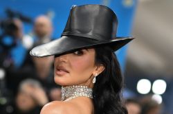 Kim Kardashian mardi à la barre dans l’affaire de son braquage