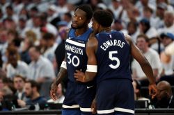 Play-offs NBA: Minnesota corrige OKC et revient à 2-1 en finale à l'Ouest