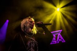 Théa, la nouvelle étoile punk qui file vers l’Olympia