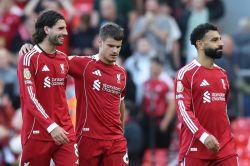 Foot: Liverpool domine Arsenal (1-0) pour le premier choc en Angleterre