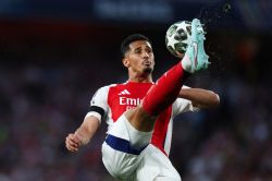 Foot: Arsenal confirme la prolongation de contrat de William Saliba