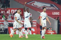 Ligue 1: remanié, Paris freiné à Lille mais toujours en tête