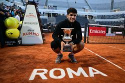 Tennis: Alcaraz écoeure Sinner à Rome sur la route de Roland-Garros
