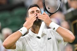 Wimbledon: Sinner et Djokovic continuent, Gauff et Zverev prennent la porte