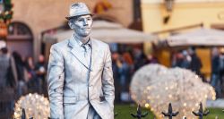 Aurillac: le théâtre résiste et illumine malgré violences