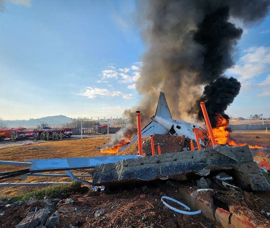 All but Two Feared Dead After S.Korea Plane Crashes With 181 Aboard