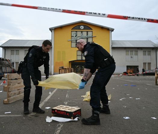 One Dead, Several Police Wounded in 'Islamist' Knife Attack in France